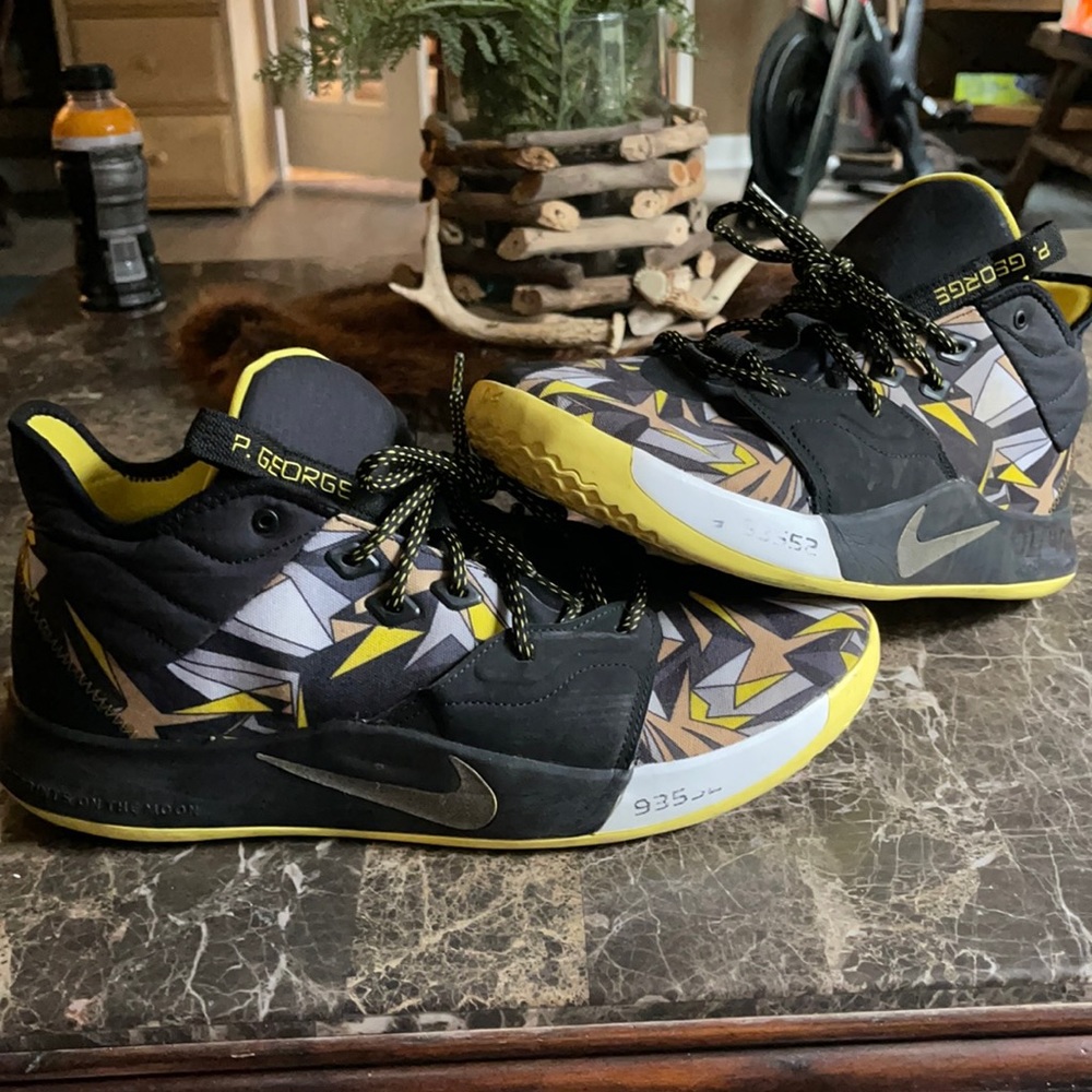 pg 3 mamba mentality on feet